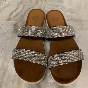 Yellow Box Placid Sandals size 9.5